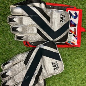 247 Player Edition Keeping Glove - Silver