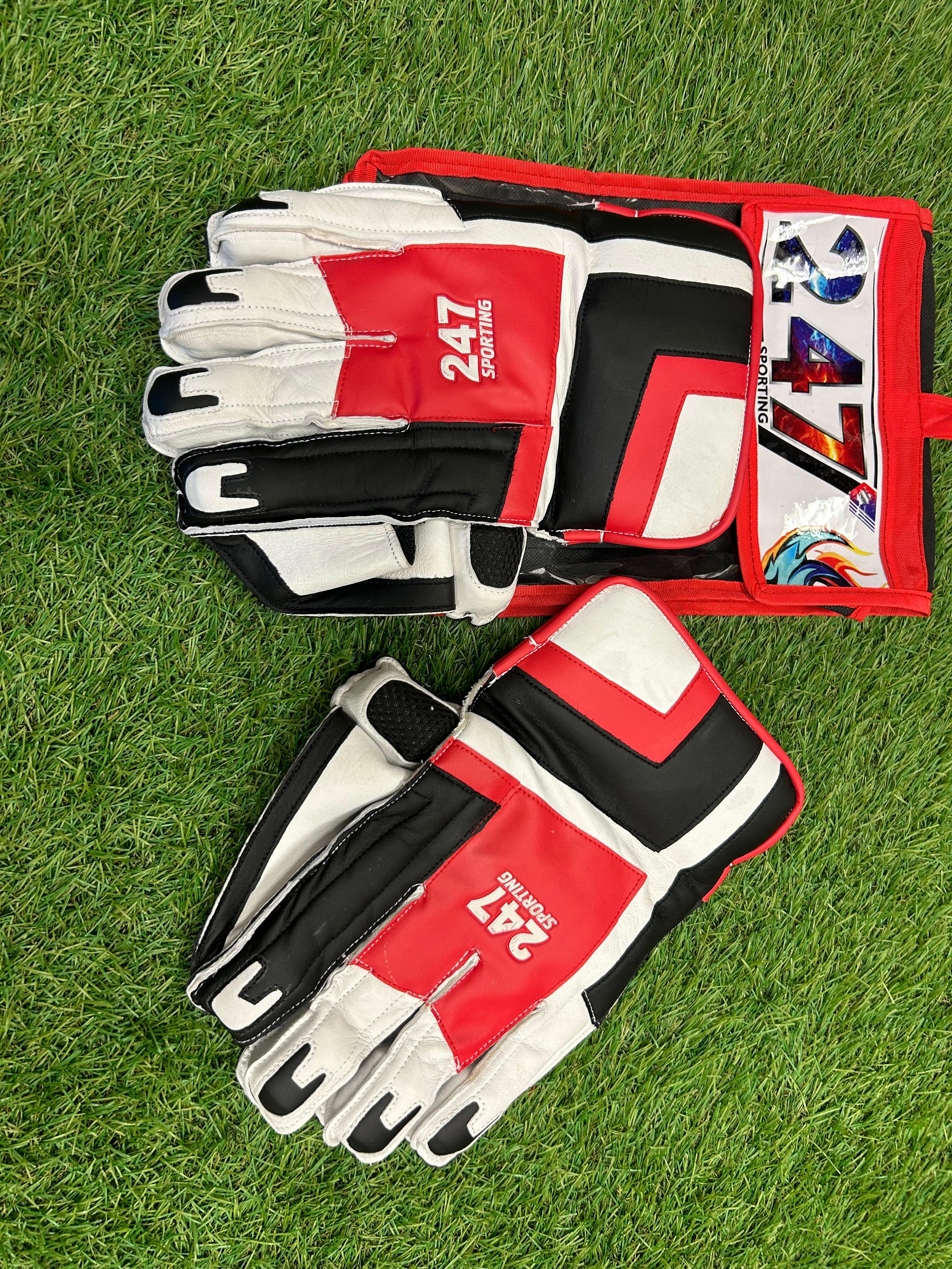 247 Limited Edition Keeping Glove - Red